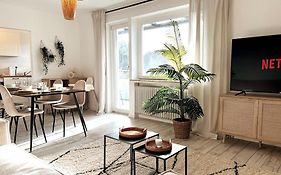 Cozy-Livings/ Metro, Parking Slot, Balcony&Kitchen